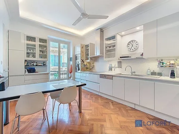 Appartement 5 pièces 163 m²