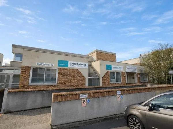 MURS COMMERCIAUX - CABINET MEDICAL