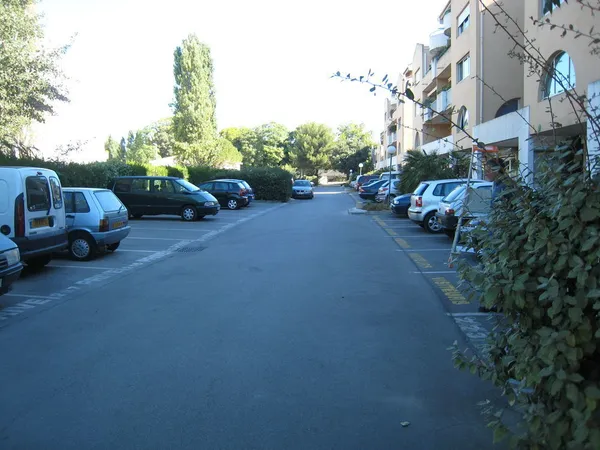 470 € - BUREAU 40M2 prox A9 et TRAM