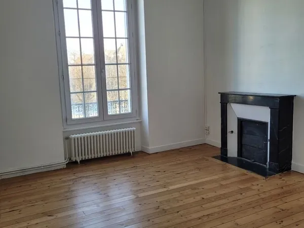 Exclusivité - Dinan Centre-Ville, Appartement 79 m² : T4 (3 chambres)