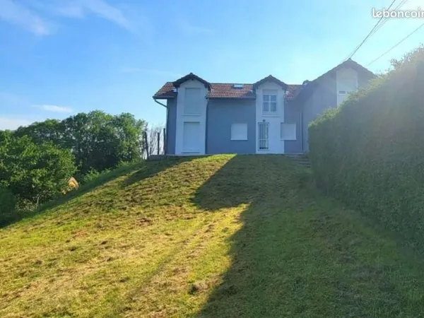 Location- Maison mitoyenne F4 - 70 m² - Thiebouhans
