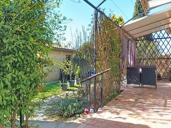 Maison de plain pied 85 m2 - 3 chambres - jardin de 493 m2
