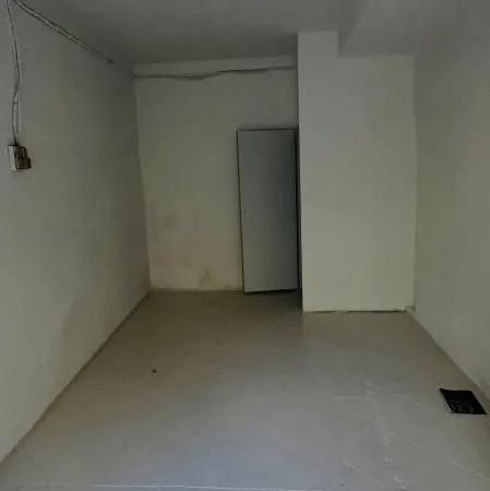 Local 17 m²