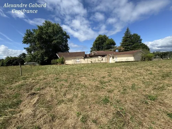 Axe La Réole-Langon - Maison de plain-pied - 5 chambres + bureau - Jardin 3 000 m² - 3 Garages
