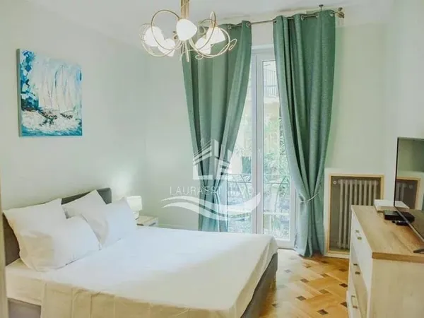 Appartement rénové Musiciens /Carrée D'or