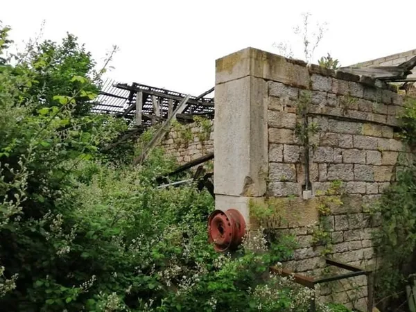 FERME EN PIERRE A R2NOVEE