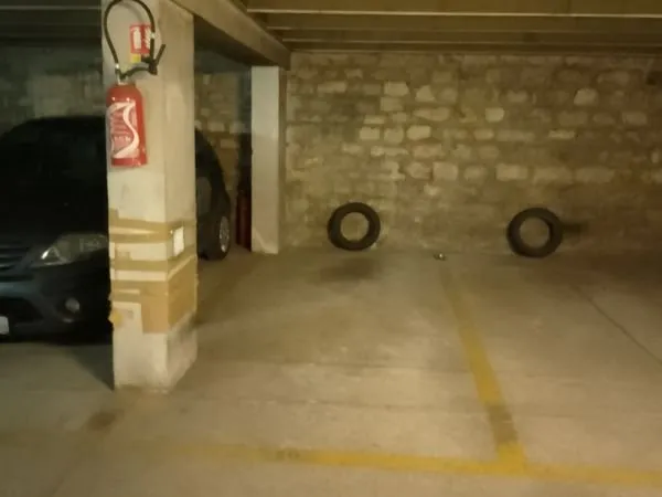 PARKING à PORTE D'ORLEANS 100
