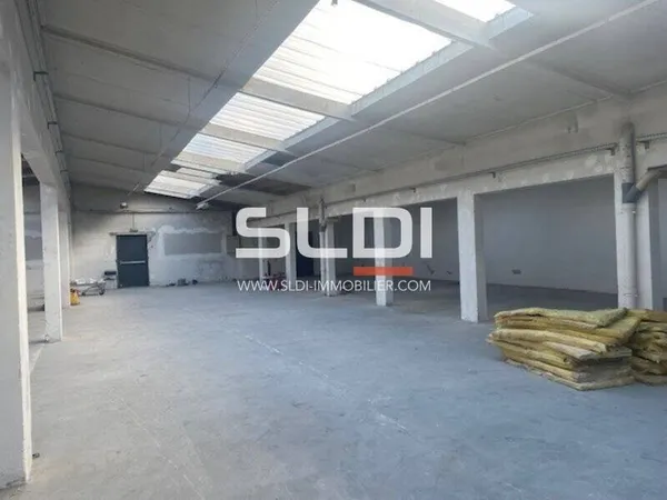 Local d'activité 850 m²