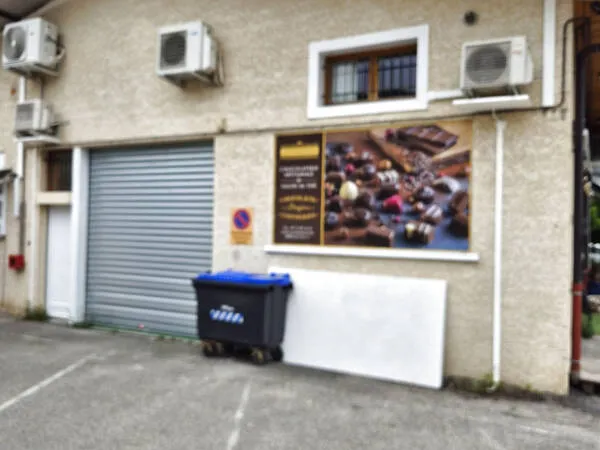 Atelier + point de vente avec vitrine Parking copropriété