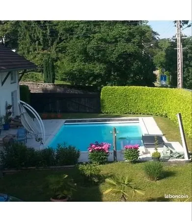 Maison à Dole - 5 chambres - Piscine et pool House 100 m2 - Bord de canal