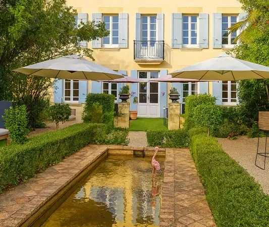 Propriété de charme avec jardin, garage et dépendance - Centre historique