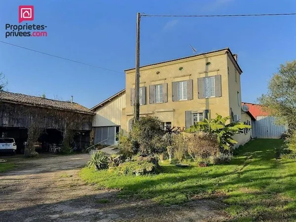 Maison 9 pièces 210 m²
