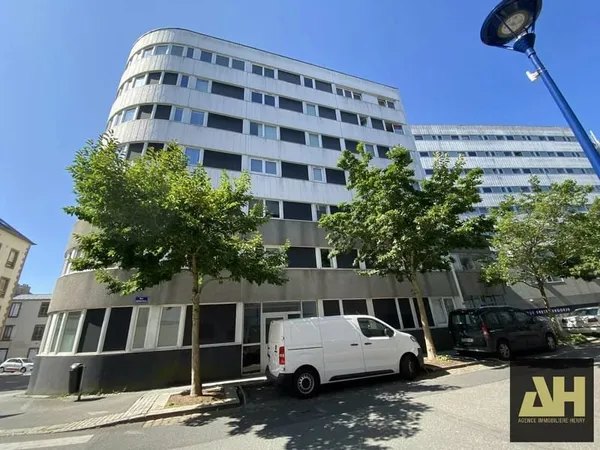 HYPER CENTRE/SAINT-MICHEL - T1 MEUBLE - ASCENSEUR