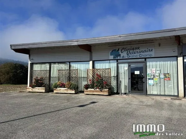 Local commercial 275 m²