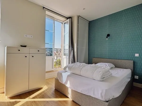 Studio rénové avec balcon