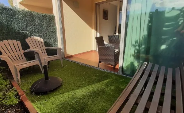 SIX FOURS LES PLAGES, APPARTEMENT TYPE 2 EN REZ DE JARDIN,