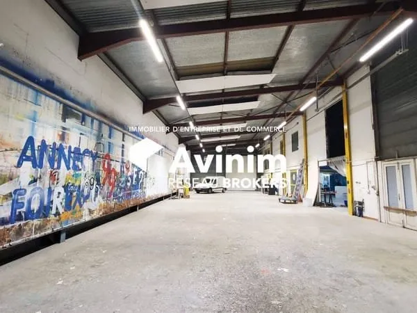 Entrepôt 529 m²