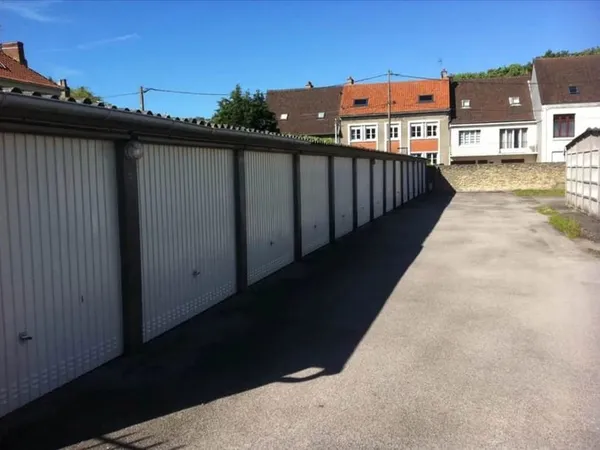 GARAGE - SAINT ETIENNE AU MONT