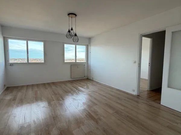 Appartement F3 rénové - Centre-ville Montluçon - Vue exceptionnelle