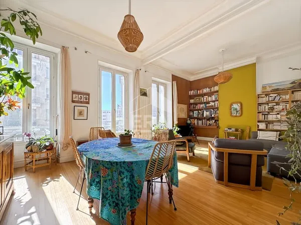 Appartement de standing T5 de 137m2 en plein Coeur de Saint victor 13007 Marseille