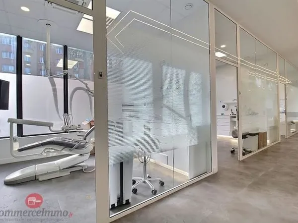 Commerce 297 m²