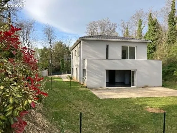 Maison individuelle - 217m2 - Quartier calme