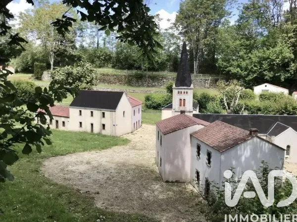 Maison 12 pièces 285 m²