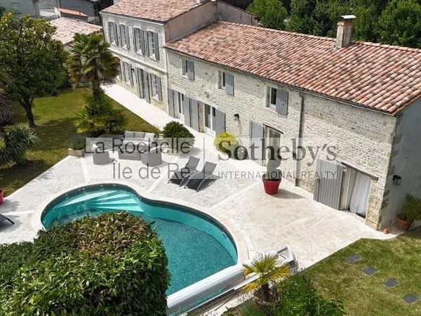 Maison 8 pièces 283 m²