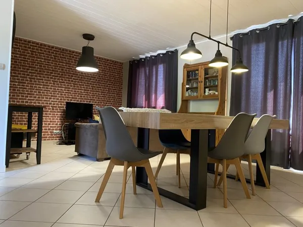 Appartement lumineux au dernier étage.