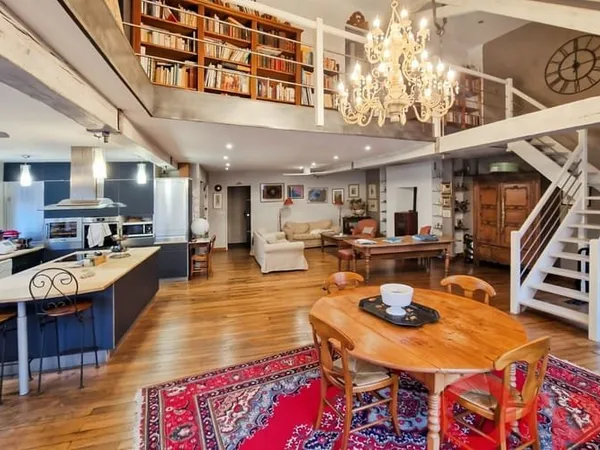 Maison 9 pièces 274 m²