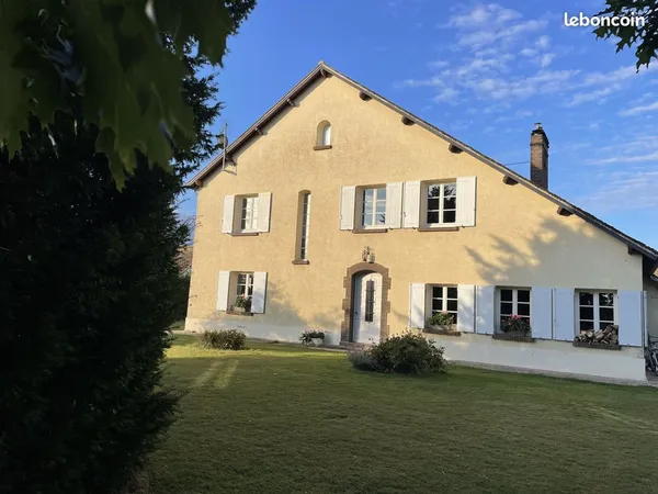 Maison 8 pièces 216 m²