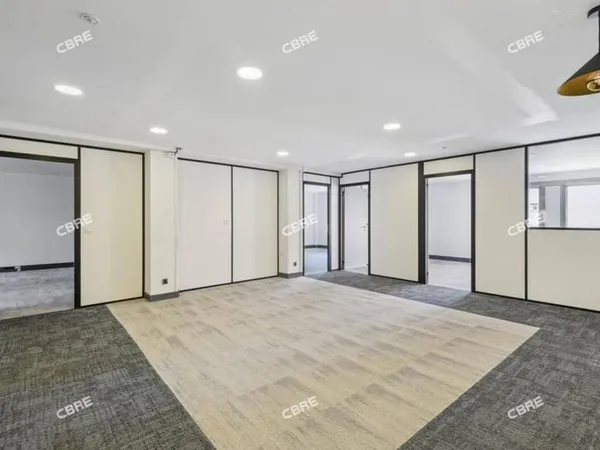 Bureaux 200 m²