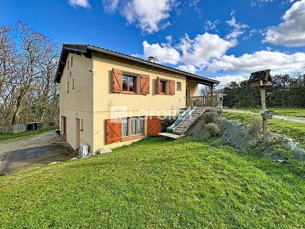 Maison 8 pièces 218 m²