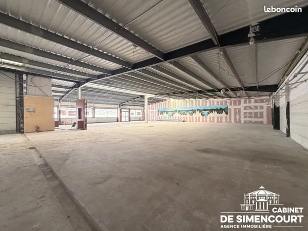 Local commercial 595 m² Salouël