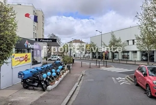 Local commercial 83 m²