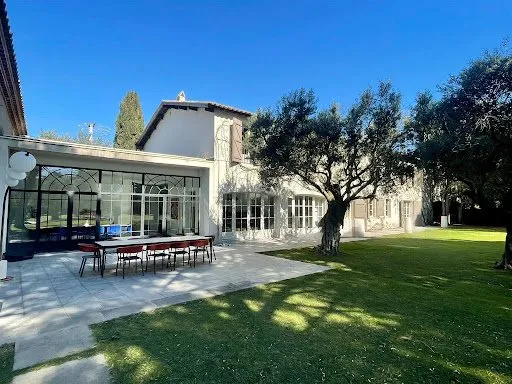 Propriété 14 pièces 702 m²