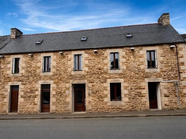 Opportunité à Lannion (22) : immeuble en pierre, gros potentiel, libre de toute occupation