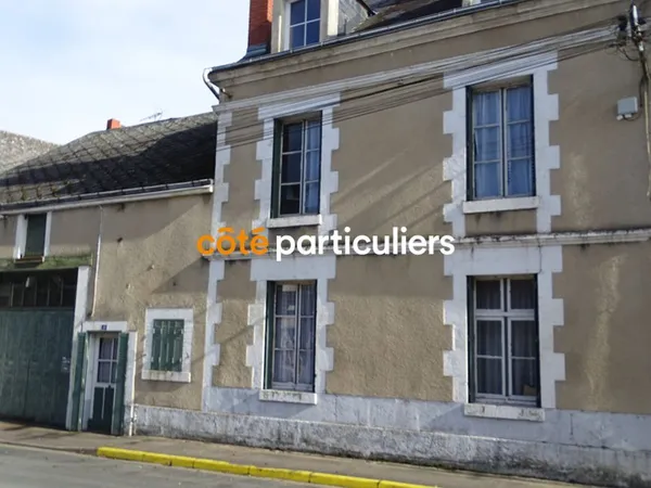 Vend maison avec grand garage à rénover à Lignières