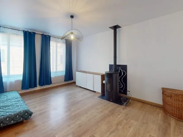 EXCLUSIVITE! MAISON DE VILLE 92m2 HAB, JARDIN, 2 GARAGES, 4
