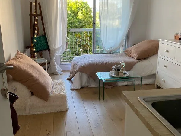 Studio 24m Paris 15e
