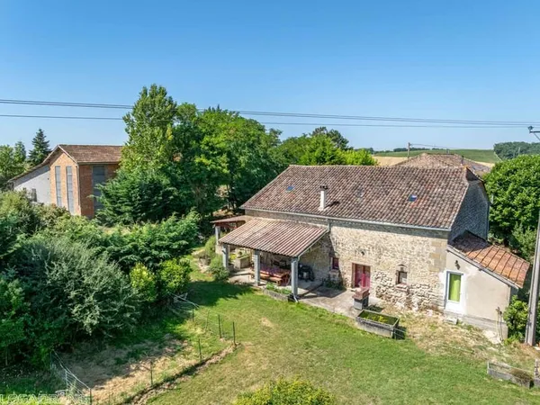 Maison en pierre en pleine campagne avec 4,5 hectares