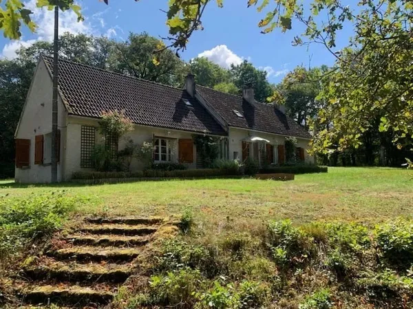 Maison de campagne avec rivière au calme à St Martin le Mault