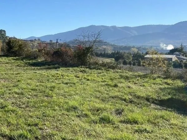 Terrain 874 m²