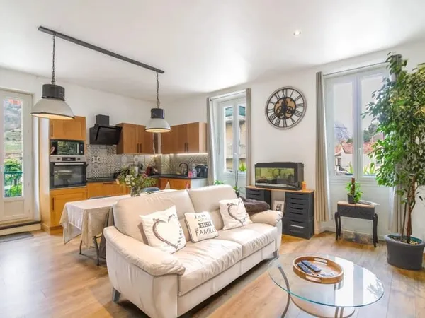 La Roquette sur Var (Baous Roux)//Appartement 3 Pièces//alcon