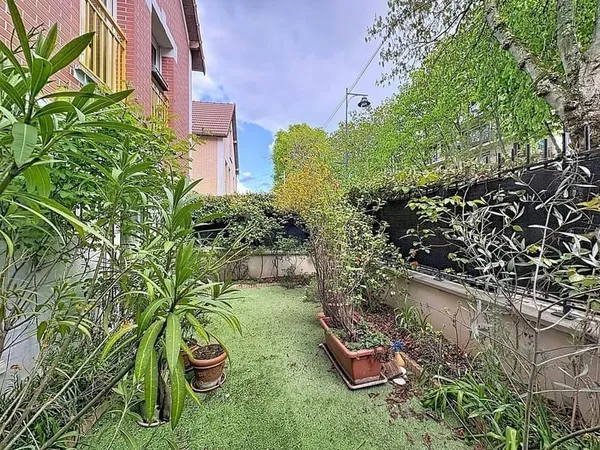 Jardin secret en plein Charentonneau - 2 pièces avec extérieur