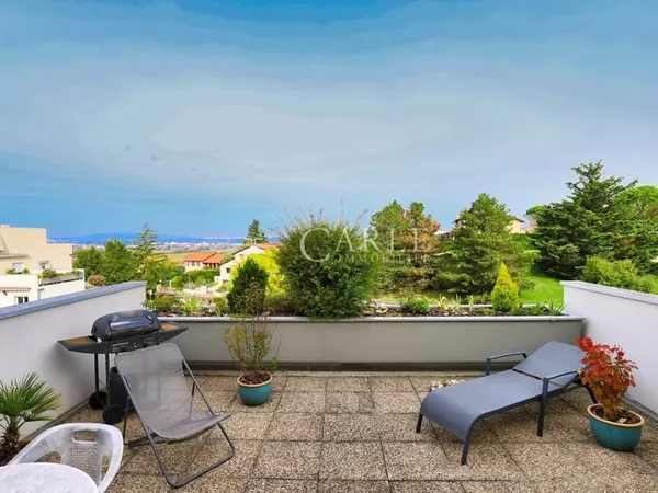 Appartement T3 avec terrasse et vue dégagée