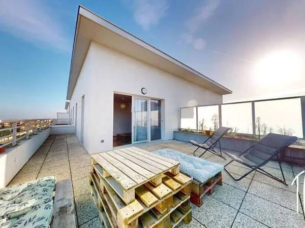 EXCLUSIVITE - THIAIS - Appartement de 3 pièces avec terrasse