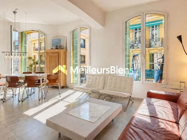 Magnifique appartement rénové de 73 m² au centre de Beausoleil