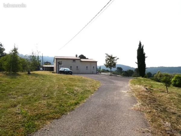 Propriété 5 pièces 135 m²