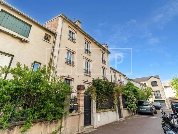 Maison 8 pièces 260 m²